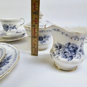 Royal Tuscan Wedgwood-kaffeservis i finaste benporslin – komplett och elegant