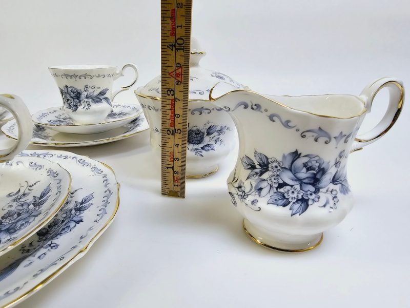 Royal Tuscan Wedgwood-kaffeservis i finaste benporslin – komplett och elegant