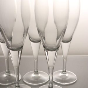 5st  glas på hög fot, H 19,5cm, D 5cm