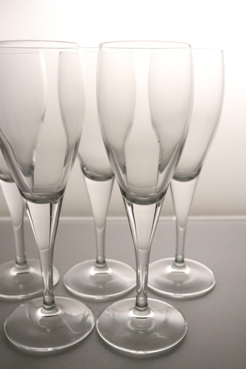 5st  glas på hög fot, H 19,5cm, D 5cm