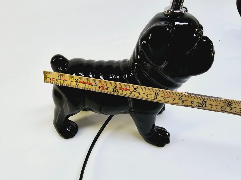 Unik svart bulldog-lampa – modern design för en lekfull inredning
