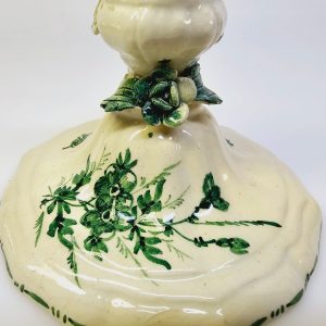 Charmig vintage ljusstake i keramik – Handmålad med naturmotiv