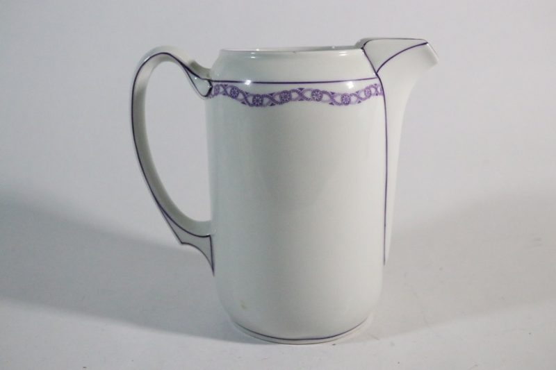 Elegant Mjölkkanna i Porslin – Vintage Charm