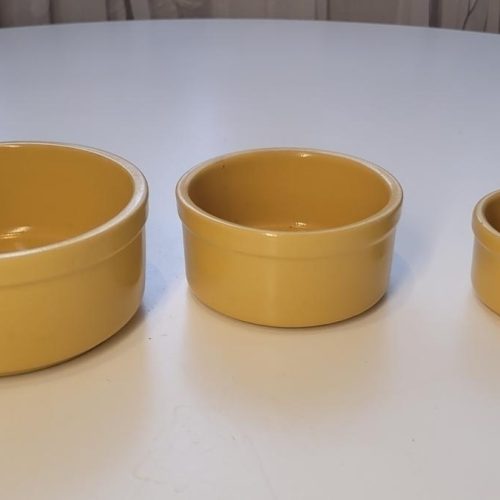 3st gula skålar formar i keramik
