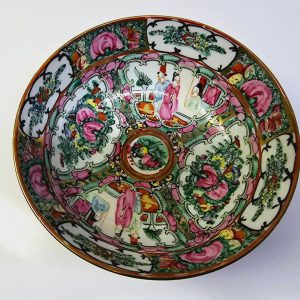 Antik kinesisk skål i Rose Canton-stil – Handmålat mästerverk, troligen 1800-tal
