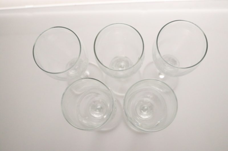 5st  glas på hög fot, H 19,5cm, D 5cm