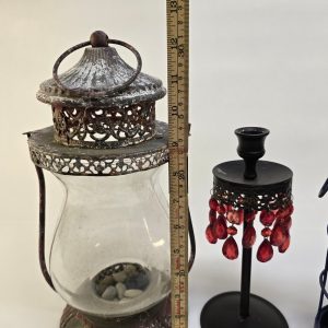 Set med tre ljushållare och lyktor – vintage och charmiga