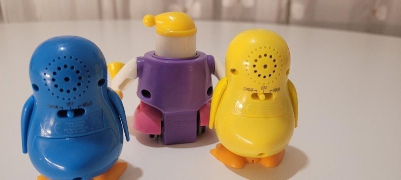 2st "DIGIPENGUINS" dansande pingviner och TOMY leksak