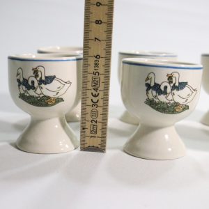 Set med 6 Äggkoppar – Charmigt Motiv med Gåsdesign
