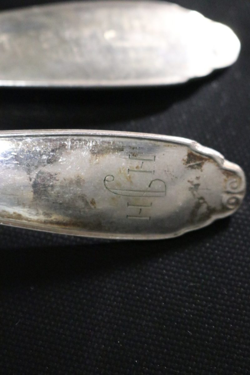 Antikt Set med Eleganta Nysilvergafflar – Ett Klassiker i Din Dukning