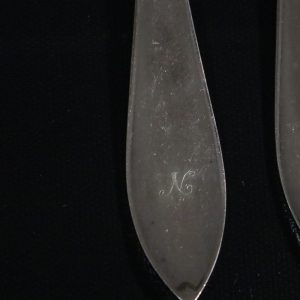 Exklusivt Set av Antika Gafflar - Prima Nysilver med Elegant Monogram