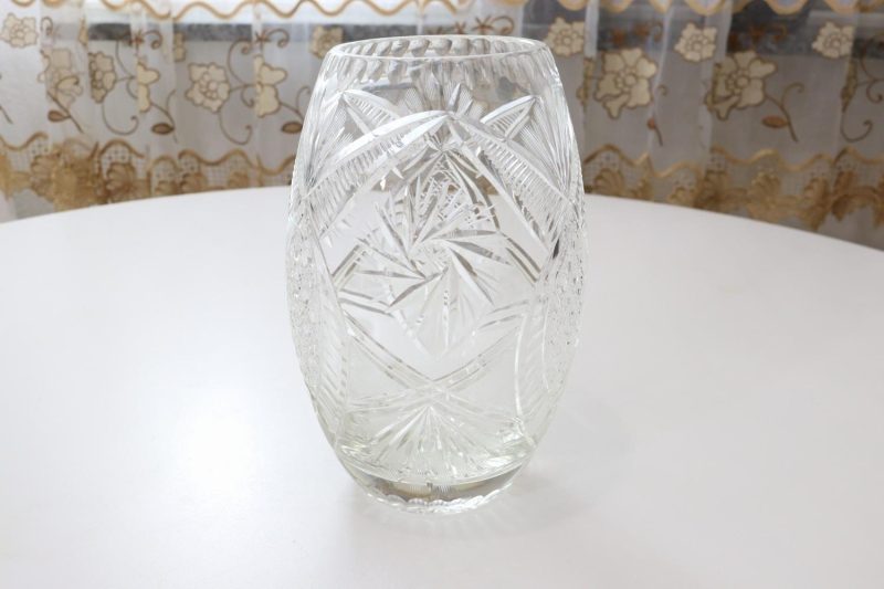 Kristallvas troligen skuren dekor- 23cm