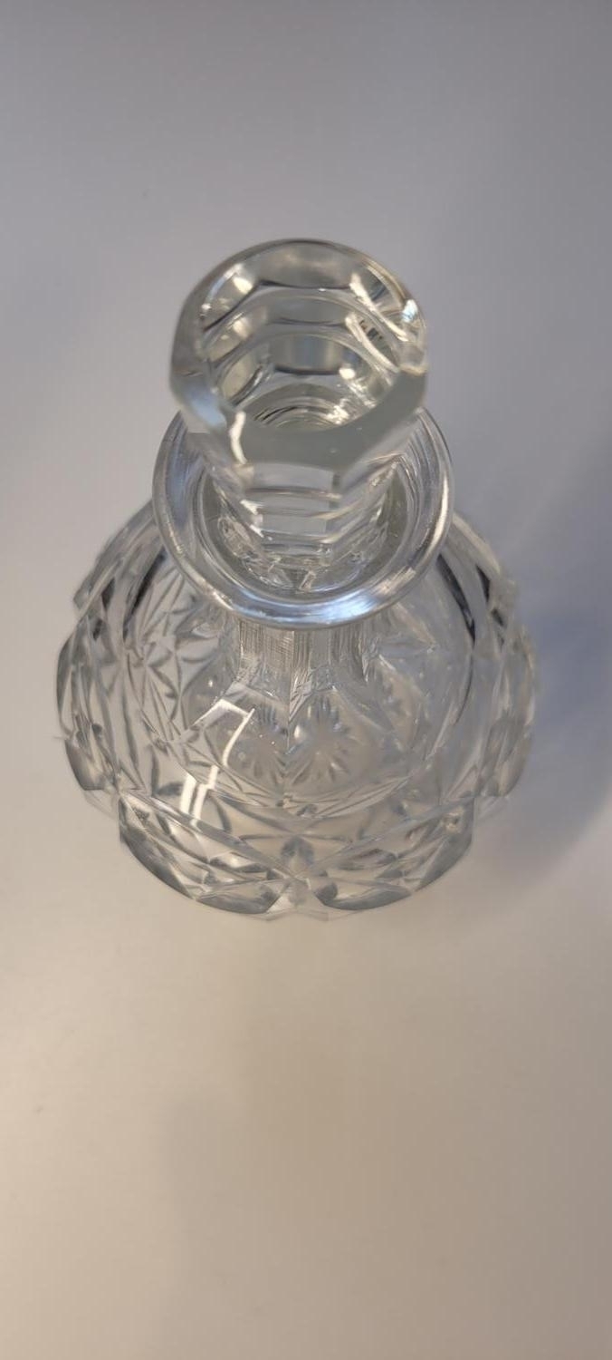 Karaff, troligen kristall, 23cm