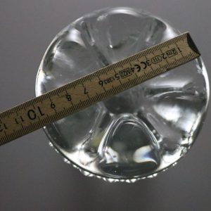 Ljusstake i klarglas, troligen från Svenskt glasbruk
