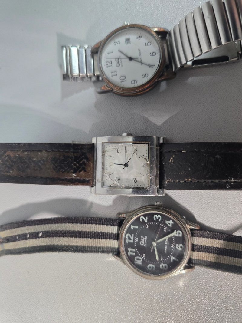Armbandsur, parti  reservdelsobjekt bl.a Mercedes-Benz och Casio