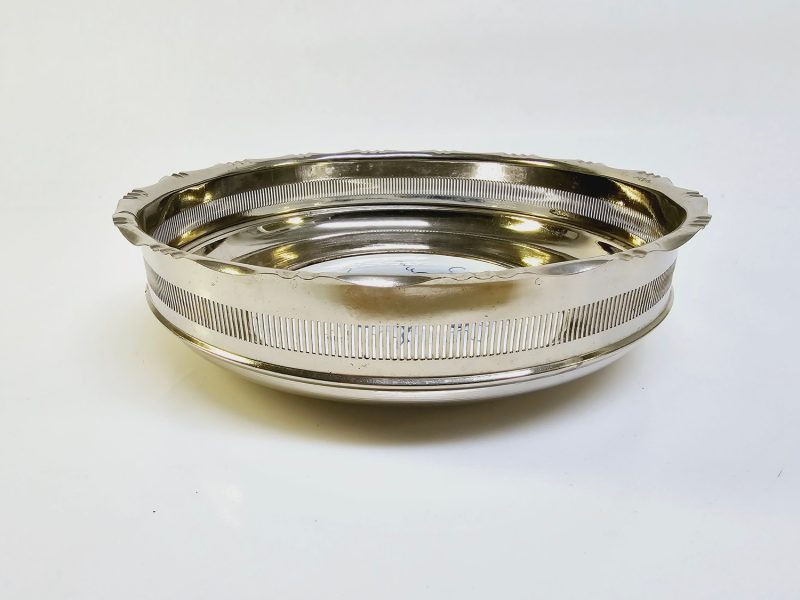 Elegant serveringsskål i silver och porslin, 24 cm