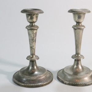 2st äldre  ljusstakar i metall