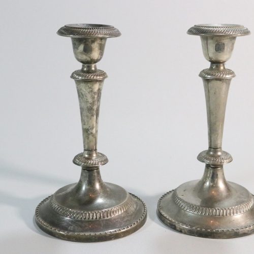 2st äldre  ljusstakar i metall