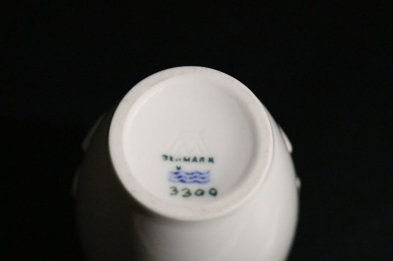 Exklusiv Vintage Blanc-de-Chine Vas - Royal Copenhagen, Arno Malinowski, No 3300