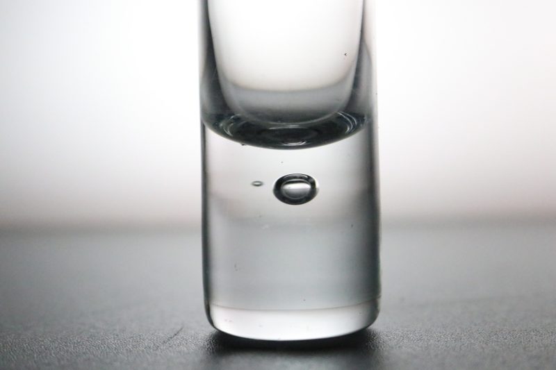 Elegant Högt Glas – Minimalistisk Design för Modern Inredning
