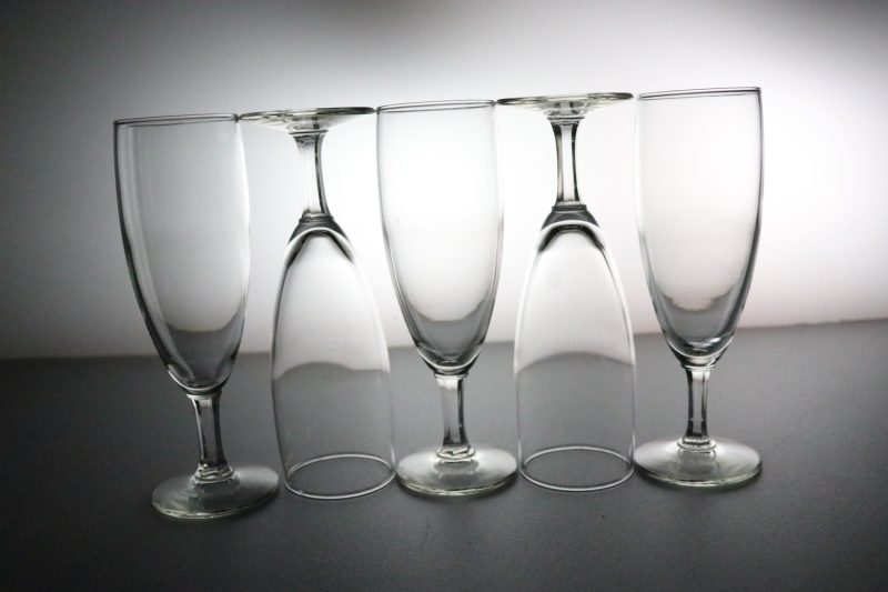 5st Eleganta Champagneglas – Tidlös Design i Kristallklart Glas