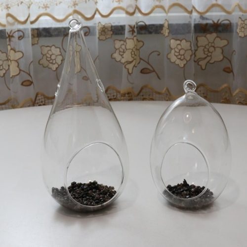 2st Ljusstakar / prydnadshängen i glas