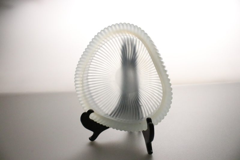 Skål med refflad design, frostad