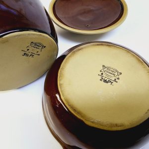 Set med två charmiga grytor från Denby Stoneware - Engelsk kvalitet