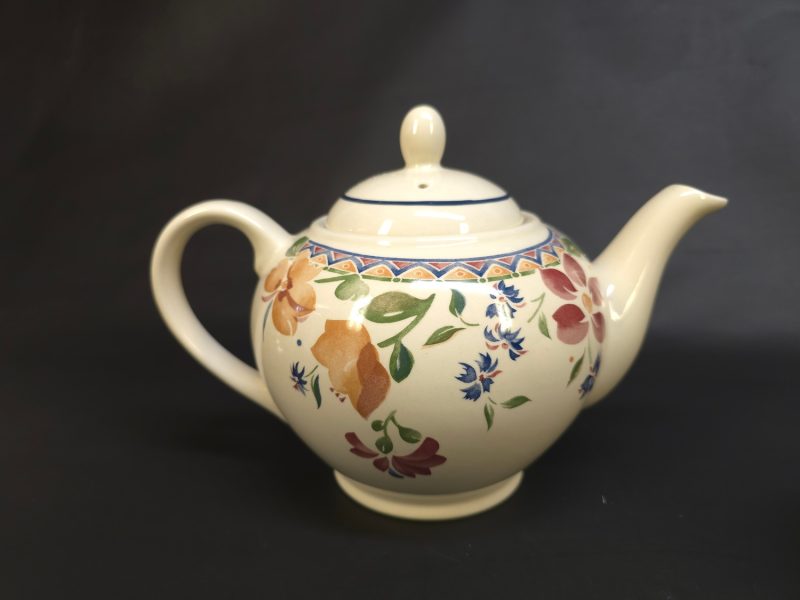 Charmigt Teset – Staffordshire Tableware "Calypso"