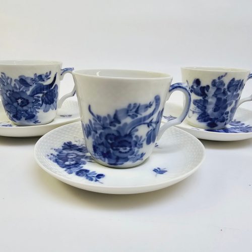 Klassiska Blåblommiga Koppar från Royal Copenhagen – Set om Tre