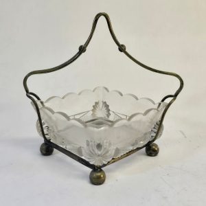 Elegant glas- och metallkorg - Vintage charm för ditt hem