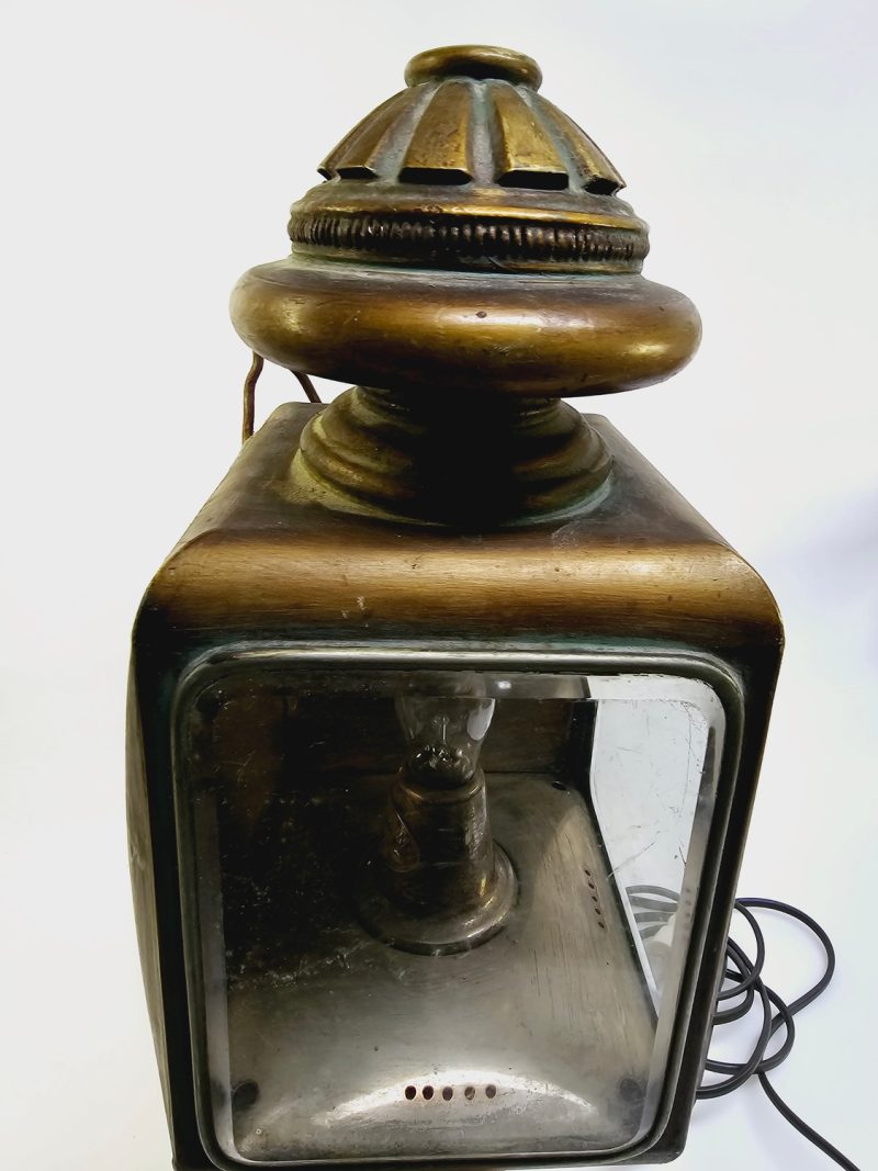 Vintage lanternformad bordslampa i mässing – Rustik och unik design
