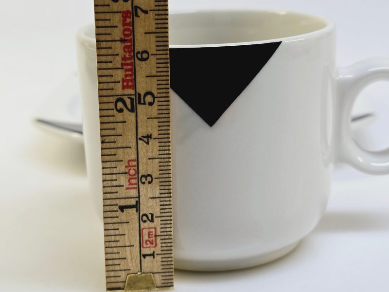 Modern kaffekopp med fat – Design från IKEA