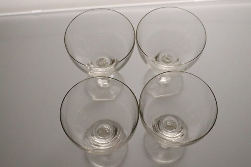 4st glas, små mikronagg förekommer