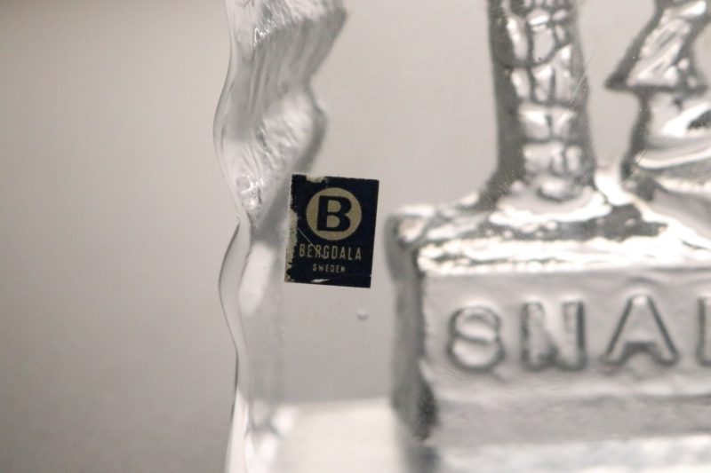 Glasskulptur “Snapphanen” av Thore Brogårdh - Bergdala glasbruk