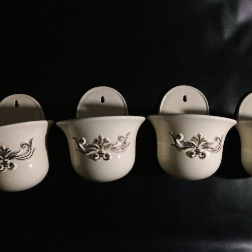 Set med 4 dekorativa keramiska väggkrukor – tidlös elegans