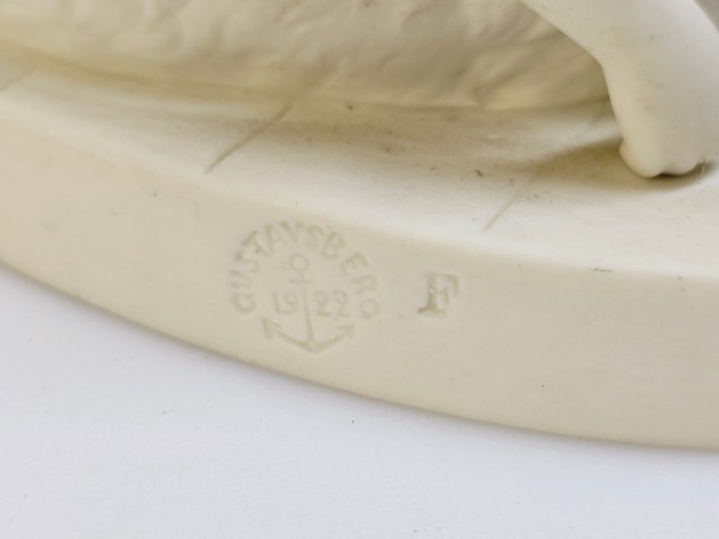 Antik Gustavsberg-skulptur i parian av Adele Rudenschöld – Tidlös elegans