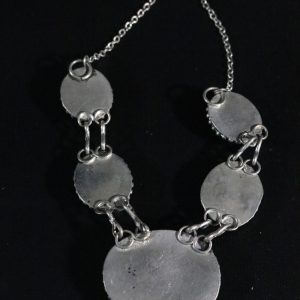 Halsband, med naturliga stenar, troligen handgjord, afrikansk ursprung Tuareg