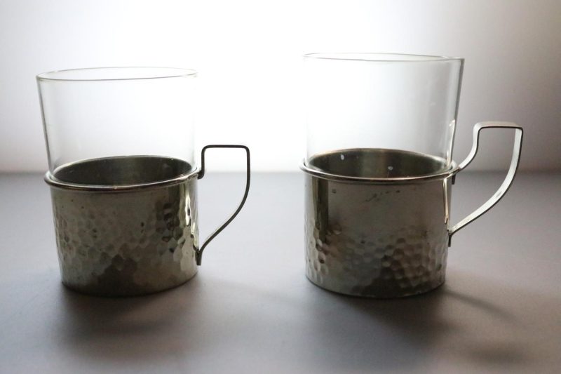 2st teglas, glas och metall