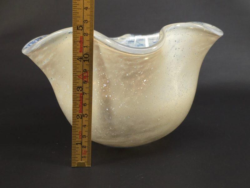 Handgjord Glasvas från Åhus – Unikt Designföremål från 1981