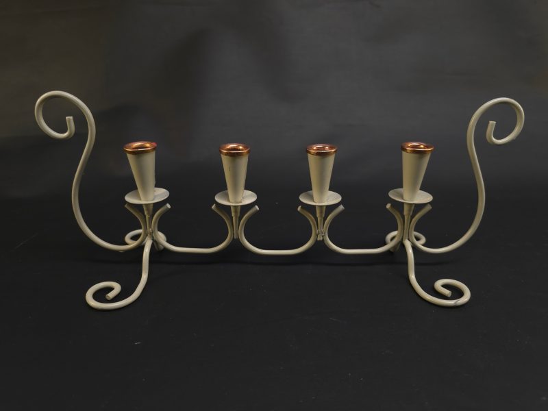 Charmig ljusstake i smide med kopparinslag – Vintage elegans