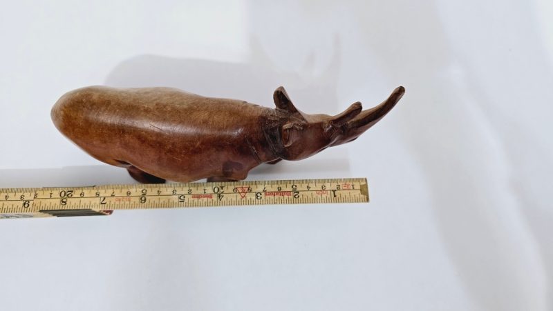 Vintage hand snidad träfigur noshörning, Kenya, 1980-tal