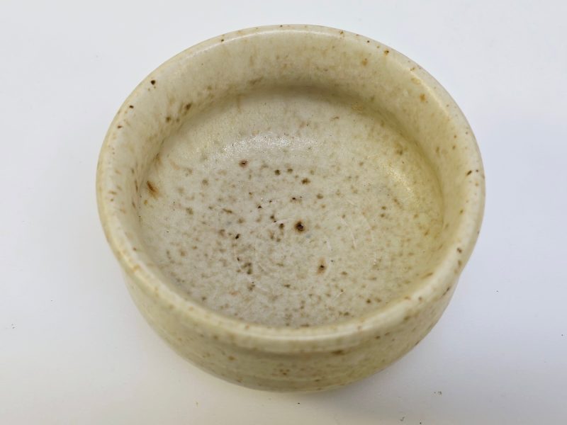 Handgjord keramisk skål, 4 cm hög