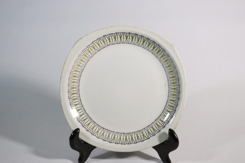 Tallrik 20 cm, KRYSS, Upsala-Ekeby, Gefle av Helmer Ringström. 50-60 tal