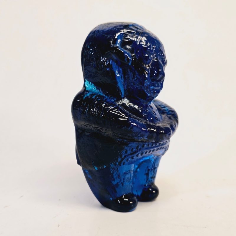 Blå Glastroll från Svenskt Glasbruk - Handgjord Skulptur i Imponerande Design