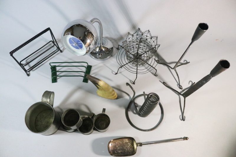 Diverse vintage metallföremål mm