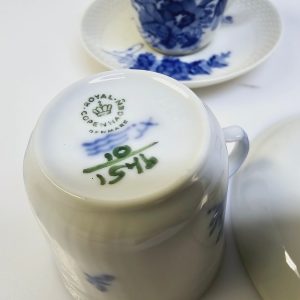 Klassiska Blåblommiga Koppar från Royal Copenhagen – Set om Tre