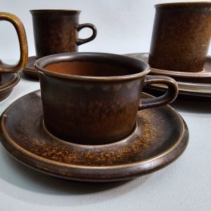 Servisdelar, Arabia, "Ruska", Glaserad stengods, Designer: Ulla Procopé