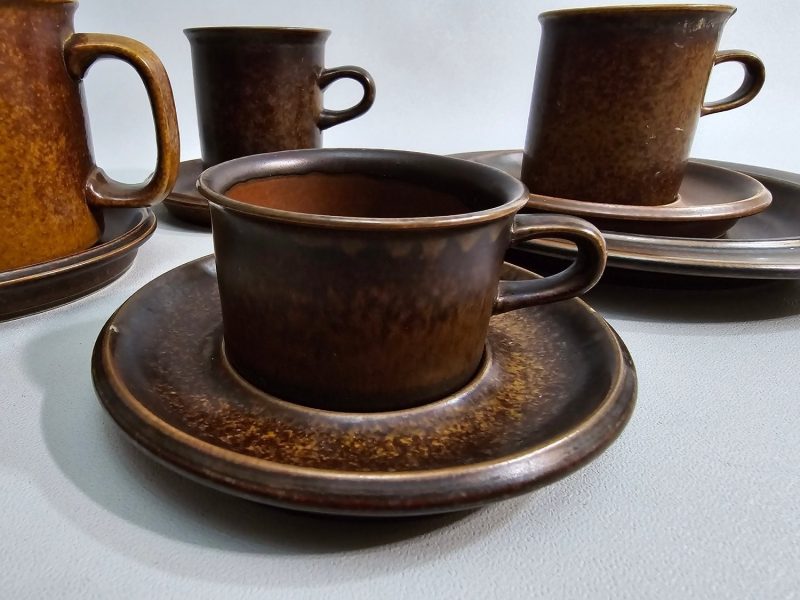 Servisdelar, Arabia, "Ruska", Glaserad stengods, Designer: Ulla Procopé