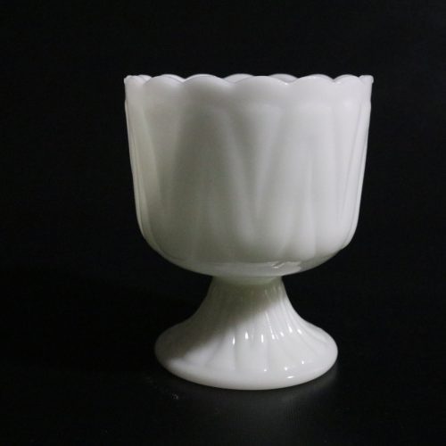 Skål i Vit Opalinglas – Klassisk Elegans, 14,5 cm
